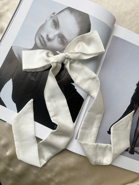 Dabigā zīda gara kakla šalle un matu lente