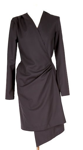 Melna Wrap kleita