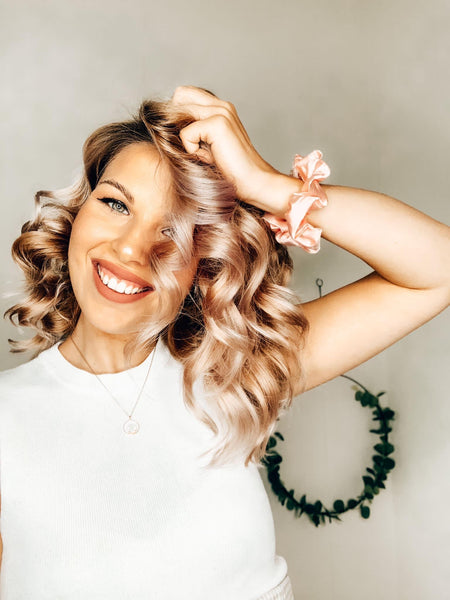 <img alt="zīda matu rulls lokotājs ar lentām silk heatless curler"