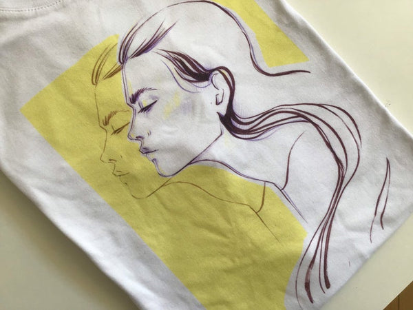 T-shirt  YELLOW fashion illustration