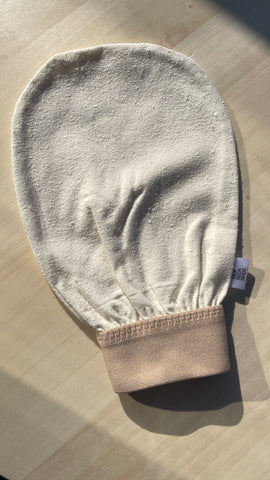 Raw Silk exfoliating glove for body peeling