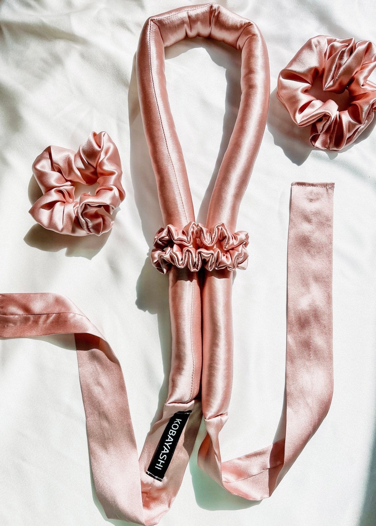 <img alt="zīda matu rulls lokotājs ar lentām silk heatless curler"