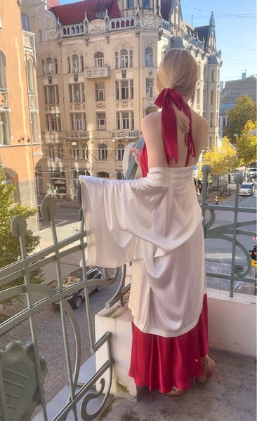 Zīda matu lente kakla šalla. Luxurious Silk Ribbon Scarf – 22 Momme Mulberry Silk

Handcrafted from premium 22-momme mulberry silk charmeuse, this long, narrow silk ribbon adds a touch of timeless elegance to any look.